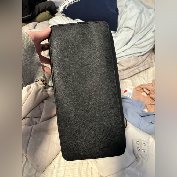 Black and Cream Kate Spade Handbag - Picture 3 of 11